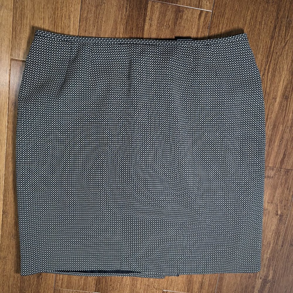 Kasper Black/White Print Pencil Skirt - Picture 2 of 9